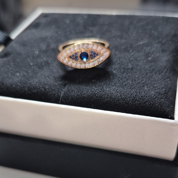 Jewelry - ⚡️Sale Elegant Gold and Blue Eye Ring